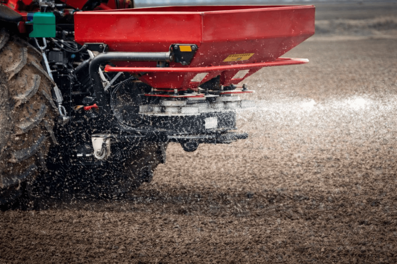 FERTILIZER SPREADERS
